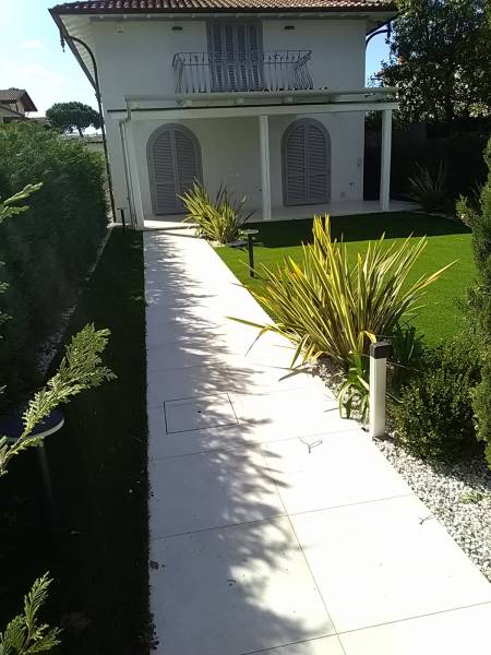 Pose d'un gazon synthétique à Marseille 13009